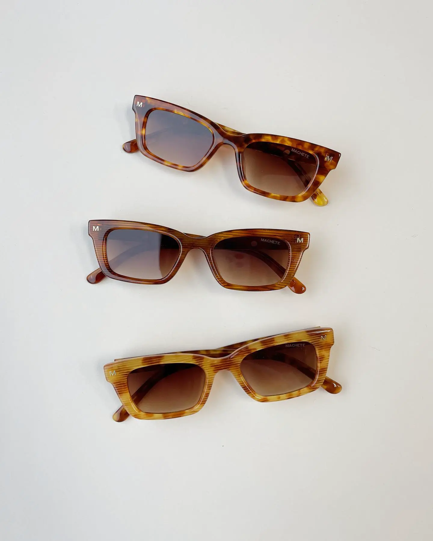 MCM Authentic NEW tortoise Sunglasses with Tan Leather Case and cloth 560B1327-8054-4DE8-BB10-  main image 2
