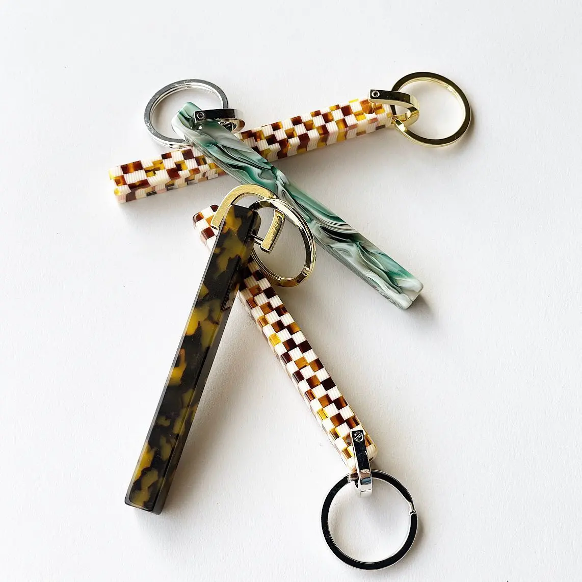 Machete keychain with classic tortoise acetate bar. – MACHETE