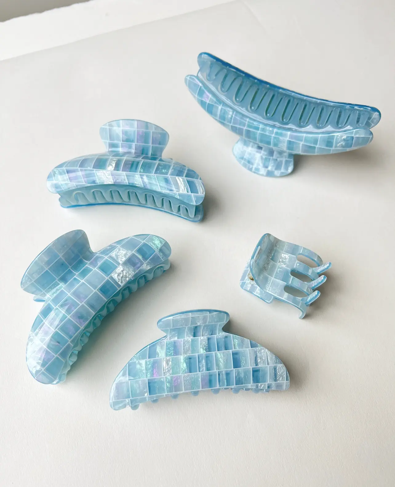 Machete Checker Heirloom Clip Blue crystal pairs Jumbo Heirloom Claw in Blue Shell Checker – MACHETE main image 3